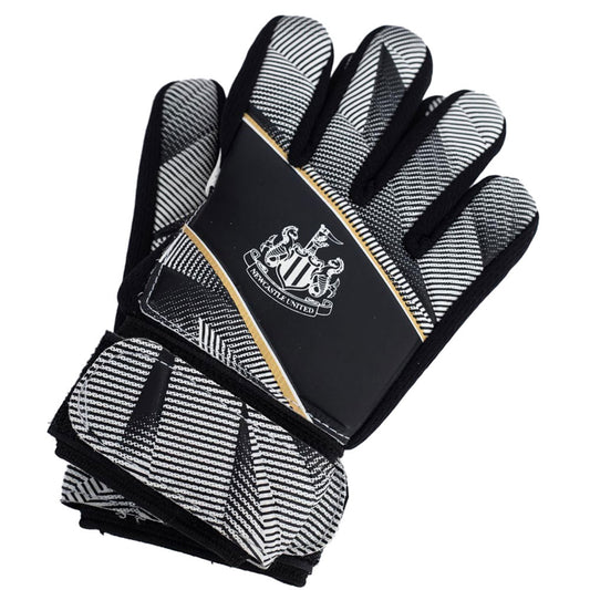 Newcastle United FC Fuse Goalkeeper Gloves Yths 4