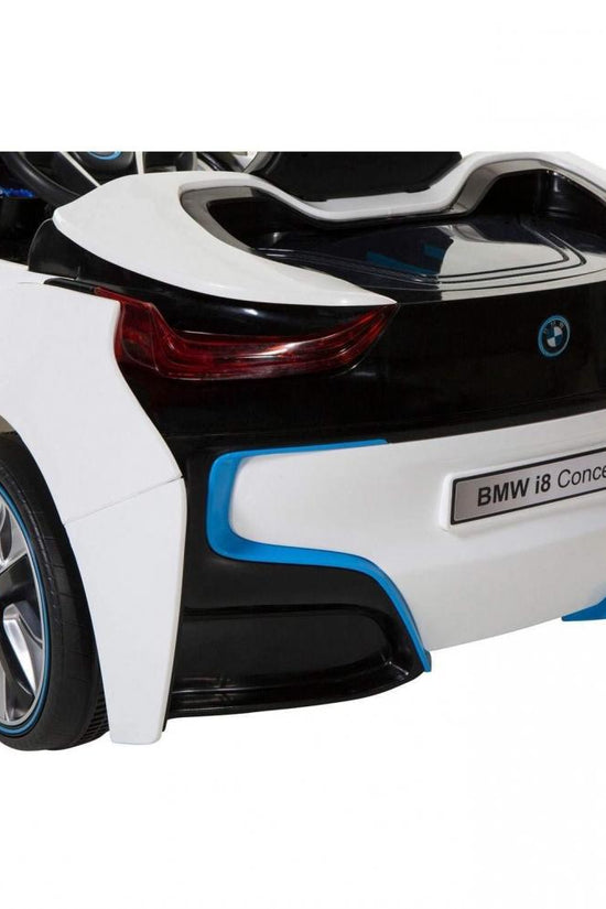 180584 BMW i8 Radio Controlled Car 1 24 Scale 2