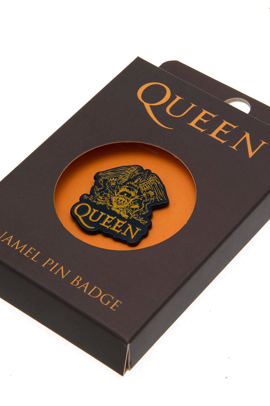 192324 Queen Badge 1