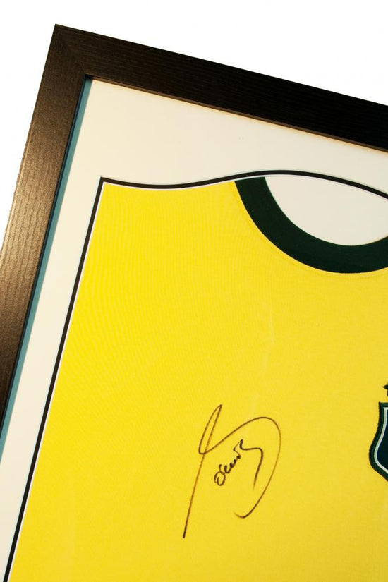 78190 Brasil Socrates Signed Shirt Silhouette 1