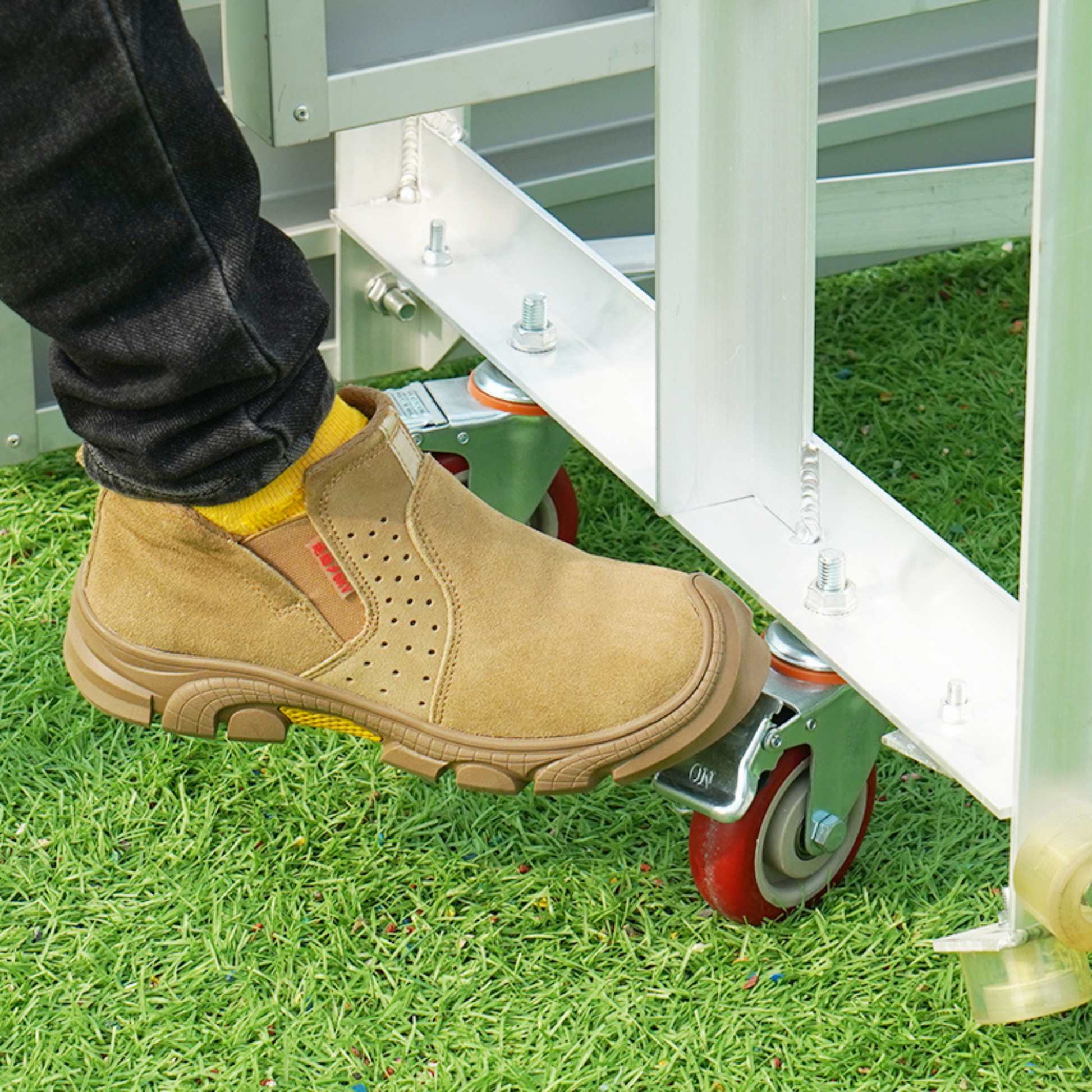 Cazna Mobile Bleachers