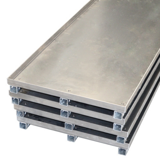 Polanik steel-aluminium cover for water jump pit