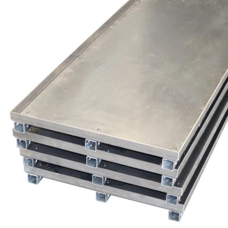 Polanik steel-aluminium cover for water jump pit