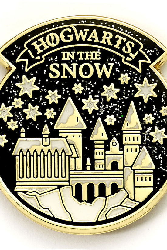 Harry Potter Hogwarts Winter Greetings Card with Badge 1